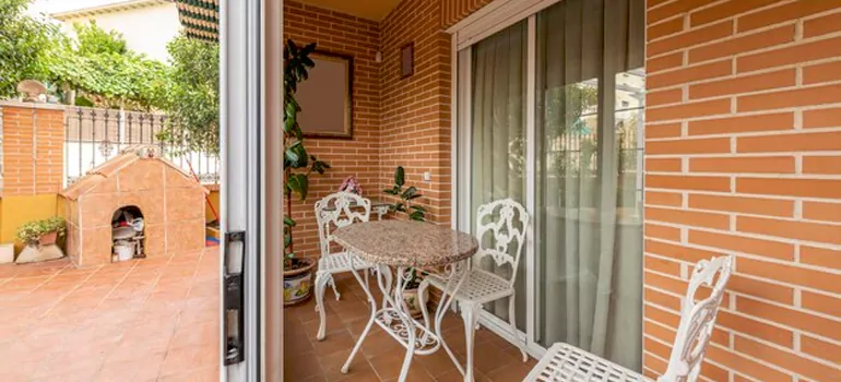 Adding Porch Enclosures To Your Home in Abbotsford, British Columbia