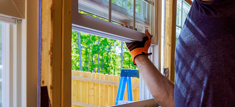 >Bay Window Curtain Rail Track in Abbotsford, British Columbia